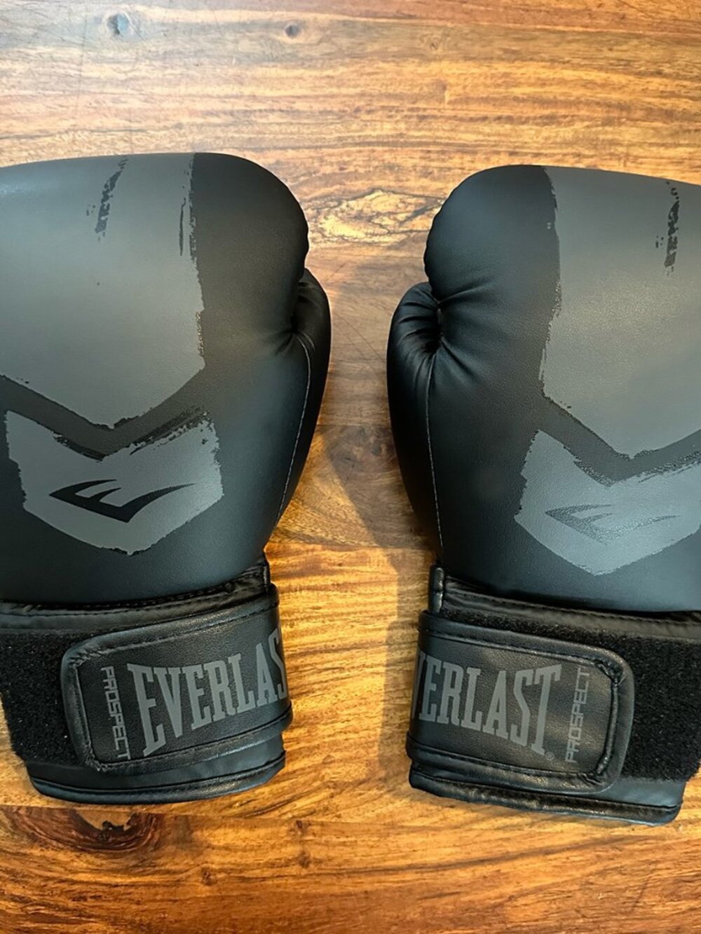 Everlast Prospect 2 Youth Boxing Gloves, Black 8 oz